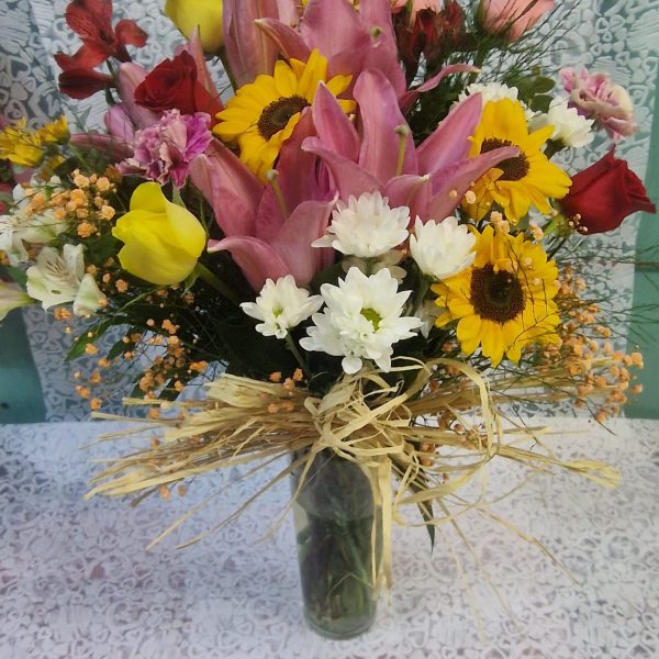 Ramo Valentina con lilium, girasoles y rosas de colores variados