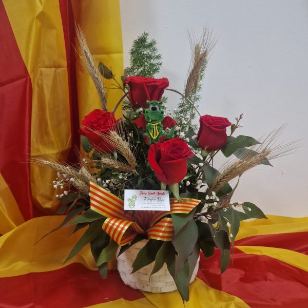 Cesta de 4 rosas rojas con espiga y dragón para Sant Jordi
